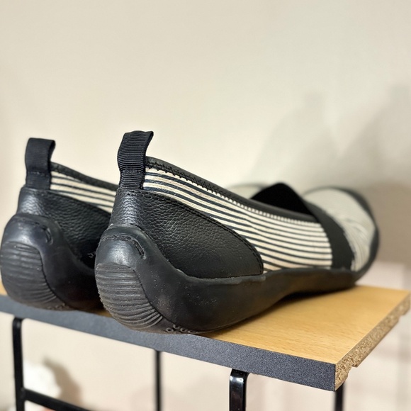 Ros Hommerson Black & White Striped Leather Slip On Shoes Size 9 - Picture 12 of 15